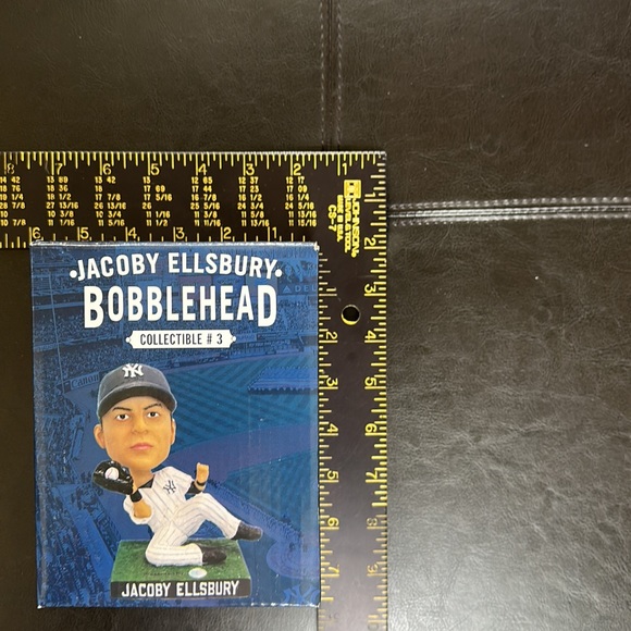 JACOBY ELLSBURY Yankees Bobblehead - Picture 7 of 9